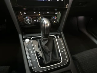 Volkswagen Passat Variant 1.5 TSI 150pk DSG Comfort Business Navigatie Parkeersensoren App-Connect / 11