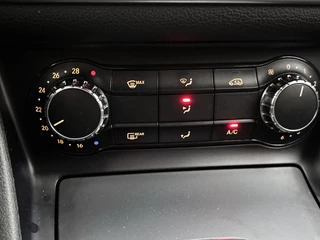 Mercedes-Benz GLA-klasse 180 Business Solution AMG | Trekhaak | CarPlay | Camera | Navigatie | Cruise Control / 19