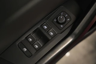 Volkswagen Taigo 1.5 TSI R-Line 3x  Adaptive-Cruise IQ-led 18'lmv 24 Maanden garantie* (Vraag naar de voorwaarden) / 12