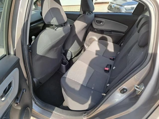 Toyota Yaris 1.3 VVT-i Aspiration / 23