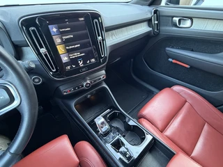 Volvo XC40 1.5 T5 262pk Recharge Inscription PHEV Leer Stoel/Stuurverw Carplay Crystal Orrefors Dealer-Onderhouden! / 42