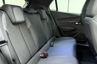 Peugeot 2008 1.2 PureTech GT 130 PK | Handgeschakeld | Camera | Climate Control | Adaptive Cruise Control | 3-D Instrumentenpaneel | Start/stop | 1e eigenaar | BTW auto / 15