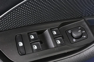Skoda Octavia Combi 1.4 TSI iV PHEV Business Edition Keyless Apple CarPlay 17" / 30