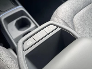 Kia EV2 Plus 42.2 kWh 3.000,- Inruilkorting | Privacy Glass | 18" lichtmetalen velgen | Warmtewerend glas rondom | Draadloze oplader voor smartphone / 37