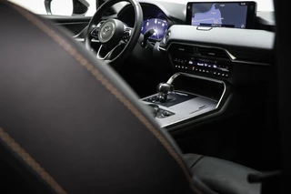 Mazda CX-60 2.5 e-SkyActiv PHEV Homura | SOH 93% | STOELVENTILATIE | DRAADLOZE LADER | 360 CAMERA / 17