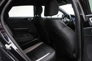 Kia ProCeed 1.5 T-GDI GT-Line | CAMERA | CLIMATE CONTROL / 11