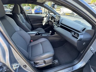 Toyota C-HR 1.8 HYBRID STYLE STOELVERW BLIND-SPOT PARK-SENSOREN NAVI APPLE/ANDROID KEYLESS 18" LM-VELGEN ALL-SEASONS / 20