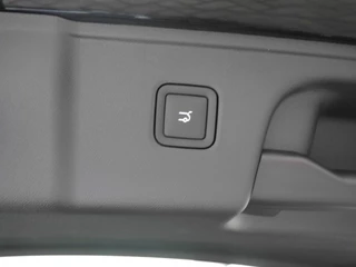 Leapmotor C10 Design REEV 28.4 kWh | Nieuwe auto | Gecombineerde actieradius WLTP 974km | 1500 kg Trekgewicht | Diverse kleuren leverbaar | Full options | Stuurverwarming | Stoelverwarming en koeling | Elektrisch verstelbare voorstoelen | Navigatie | Keyless entry & start | 20 inch lichtmetalen velgen | Led verlichting / 14