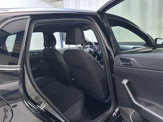 Volkswagen Polo 1.0 TSI Highline Business R R-Line Virtual Cockpit Parkeersensoren Navigatie DAB+ / 17