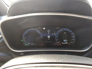 Toyota Corolla Cross 2.0 High Power Hybrid First Edition BLIND-SPOT EL-ACHTERKLEP LM-VELGEN KEYLESS PARK-SENSOREN STOELVERW DRAADLOOS-LADEN AD-CRUISE BLUETOOTH / 29