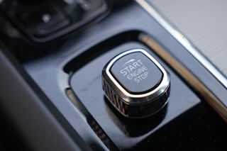 Volvo XC60 T6 Recharge AWD Plus Bright | Stoelverwarming | Trekhaak  | Parkeercamera | Panoramadak | Long Range |   Memory Stoelen | Keyless / 39