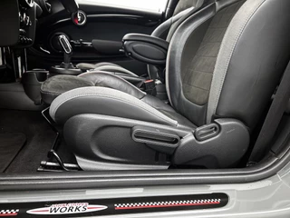 Mini Mini 2.0 John Cooper Works | Camera | Stoelverw. | Navi | Cruise Control | Harman/Kardon / 23