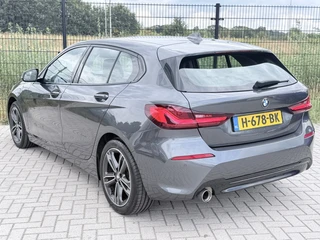 BMW 1-serie 118i Executive Edition | Carplay | PDC | Navi | Sportstuur / 6