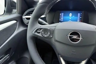 Opel Corsa 1.2 Turbo Hybrid Ultimate | NIEUW | € 5.500,- VOORRAADVOORDEEL | Massagestoelen | Leder Alcatanrabekleding |8 jaar fabrieksgarantie | Zwart dak | 17" Lichtmetalen velgen Diamant / 21