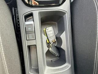 Volkswagen T-Roc 1.5 TSI R-Line Edition  | LED | Keyless | Virtual Cockpit | Apple/Android | Adapt Cruise | PDC v+a incl. camera / 28
