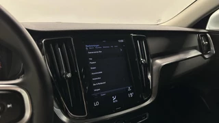 Volvo V60 2.0 B3 Momentum Business ECC NAVI CAMERA CARPLAY LM CRUISE. / 38