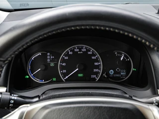 Lexus CT 200h Hybrid | Camera | Navi | Alcantara | Climate control | Cruise control | DAB+ | Trekhaak | Bluetooth / 24