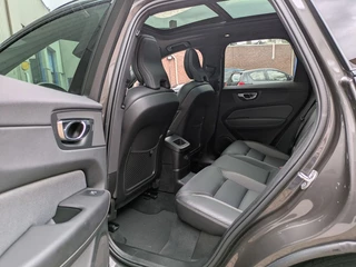 Volvo XC60 2.0 T6 Plug-in hybrid AWD R-Design|Panodak|Memory|Sportstoelen|Keyless-Entry|Facelift 12-2021| / 34