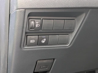 Toyota Yaris 1.5 Hybrid 130 Executive BI-TONE PDC BLIND SPOT CLIMATE STUUR- EN STOELVERWARMING / 14