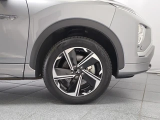 Mitsubishi Eclipse Cross 2.4 PHEV Executive / 41