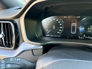 Volvo V60 2.0 T6 Recharge AWD R-Design / 360 camera / Panoramadak / Leder / head-up / Harman-Kardon / 32