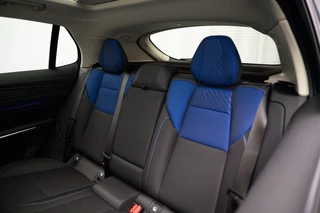 Lynk & Co 01 1.5 261PK Plug-in Hybrid * 360° Camera* Pano/dak Apple/Carplay Adaptive/Cruise / 18