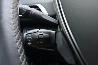 Peugeot 3008 1.2T Allure | 130PK | Trekhaak | Stoelverwarming | Parkeercamera | Parkeersensoren Voor & Achter | / 23
