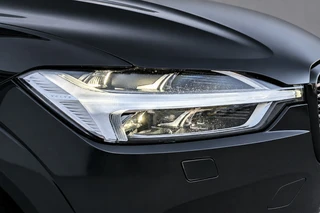 Volvo XC60 2.0 T8 Twin Engine AWD R-Design Panorama Trekhaak / 26