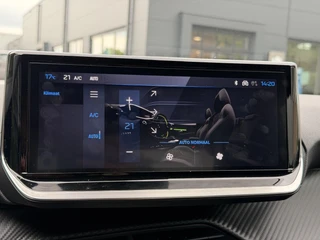 Peugeot 208 Allure 1.2 Hybrid 110PK e-DCS6 Automaat Navigatie, Rondomzichtcamera, Climate Control, Cruise Control, Parkeersensoren / 23