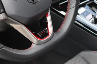 Volkswagen Golf 2.0 TSI GTI 301PK Clubsport  Akrapovic/Pano/HK/Blackstyle/IQ.Light/Camera/Headup/19" / 31