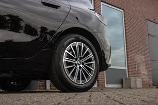 BMW 2-serie Active Tourer 230e xDrive Luxury Line | 1e eigenaar | BTW auto | Driving Assistant | Harman Kardon | 360 camera | Panoramadak | Head-up | M-sportstuur | Keyless entry / 47