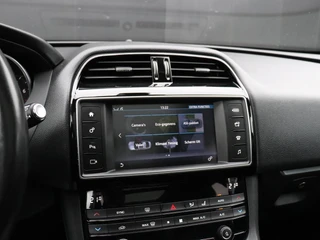 Jaguar F-PACE 2.0 Portfolio AWD 25t / 9