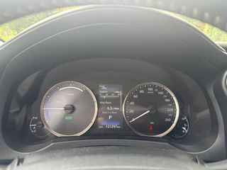Lexus IS 300h Hybrid Sport Edition / 22