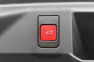 Peugeot e-5008 GT Avantage 73 kWh 7p Leder Stoelventilatie Stoelverwarming 360 Camera Keyless / 45