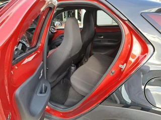 Toyota Aygo X Pulse Automaat APPLE & ANDROID ACHTERUITRIJCAMERA STOELVERWARMING / 23