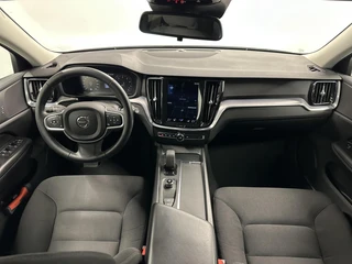 Volvo V60 2.0 B3 Momentum Advantage TREKHAAK CARPLAY NAVI ADAPTIEF CRUISE CAMERA. / 2