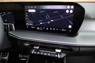 Audi Q3 1.5 272pk e-hybrid S edition Trekhaak Camera Keyless Panoramadak Stoelverwarming Virtual Cockpit Navigatie 2x S-Line / 15