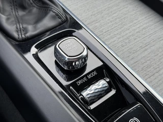 Volvo V60 Inscription 2.0 T4 190PK Automaat Navigatie, Leder, Elektrische Voorstoelen, Keyless, Elektrische Kofferklep, Stoelverwarming, Parkeersensoren, Trekhaak 13P automatisch wegklapbaar / 34