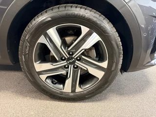 Kia SORENTO 1.6 T-GDI Plug-in Hybrid 4WD ExecutiveLine 7persoons / Panoramadak / 360 camera / head-up /dealer onderhouden / 12