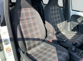 Volkswagen up! 1.0 TSI GTI 116 pk  | 17 inch lichtmetaal | stoelverwarming | climate control | zwart dak-spiegels | NL auto / 19