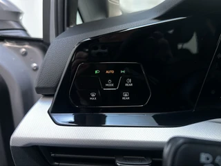 Volkswagen Golf Variant 1.0 TSI 110pk Golf Trekhaak Parkeersensoren Stoelverwarming / 15
