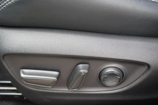Toyota RAV4 2.5 Hybrid STYLE JBL STOELVERW.NAVI EL-A.KLEP LED CAMERA APPLE/ANDROID / 9