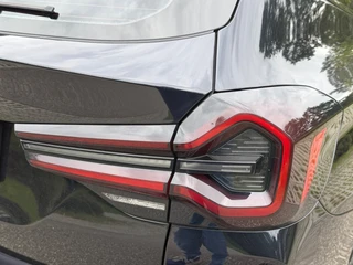 BMW IX3 M SPORT pakket 80 kWh, panoramadak, SOH 98,2 %,vol opties, 1 e eigenaar,conjac sport leder, Origineel NL auto met nap / 37