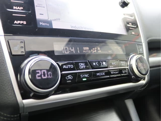 Subaru Outback 2.5i Premium  | Schuifdak | Trekhaak | Winterbandenset | H&K / 64