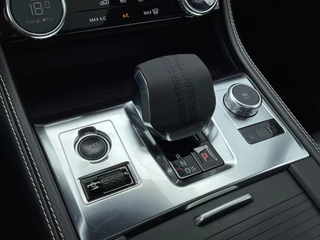Jaguar F-PACE 2.0 P400e PHEV R-Dynamic SE Pano 360° Meridian Stoelverw+Ventilatie Leer BOMVOL! / 33
