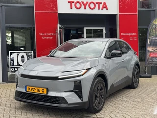Toyota C-HR+ First Edition 77 kWh WARMTEPOMP EL-ACHTERKLEP PRIVACY-GLASS 18"LMV BLIND SPOT STOELVERW. P-SENSOREN