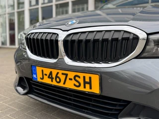 BMW 3 Serie 318i Executive Edition Sport Line I LED I Carplay I Sportstoelen / 15