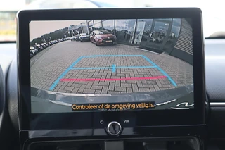Toyota Yaris 1.5 Hybrid 115 DYNAMIC NIEUW DIRECT LEVERBAAR! STOEL/STUURVERW PARK-SENSOREN BLIND SPOT NAVI 17'' LM-VELGEN CAMERA APPLE/ANDROID / 30