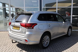 Mitsubishi Outlander 2.4 PHEV Pure+|Camera|Trekhaak|PDC| / 18