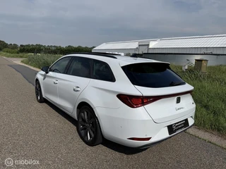 Seat Leon Sportstourer 1.5 eTSI FR / Pano / Trekhaak / Beats / 4